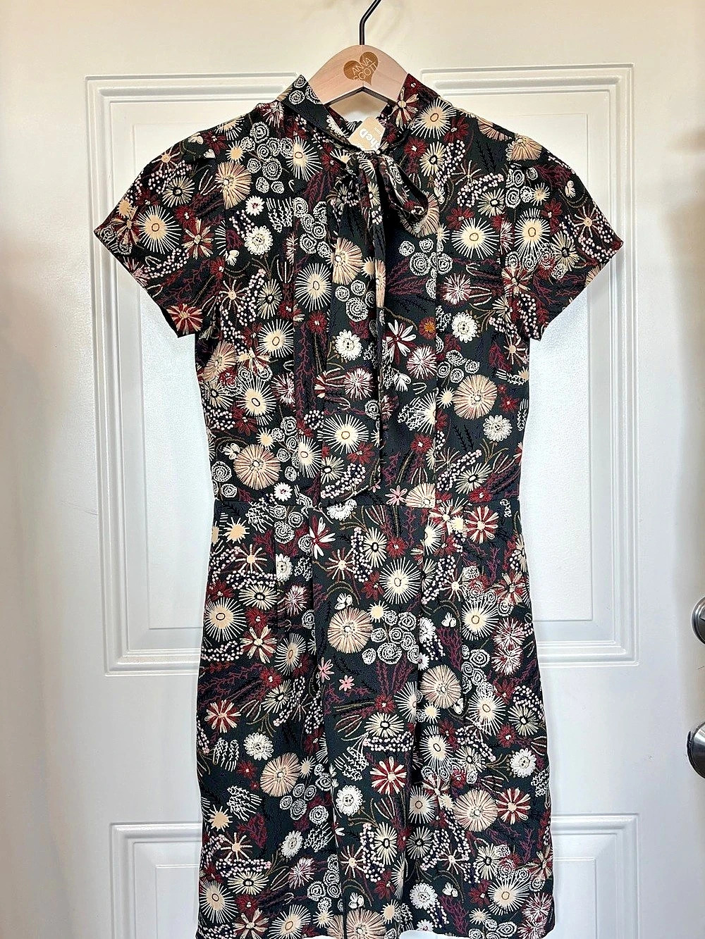 Birds of North America floral Tie Neck Mini Dress in Black & Red Like New